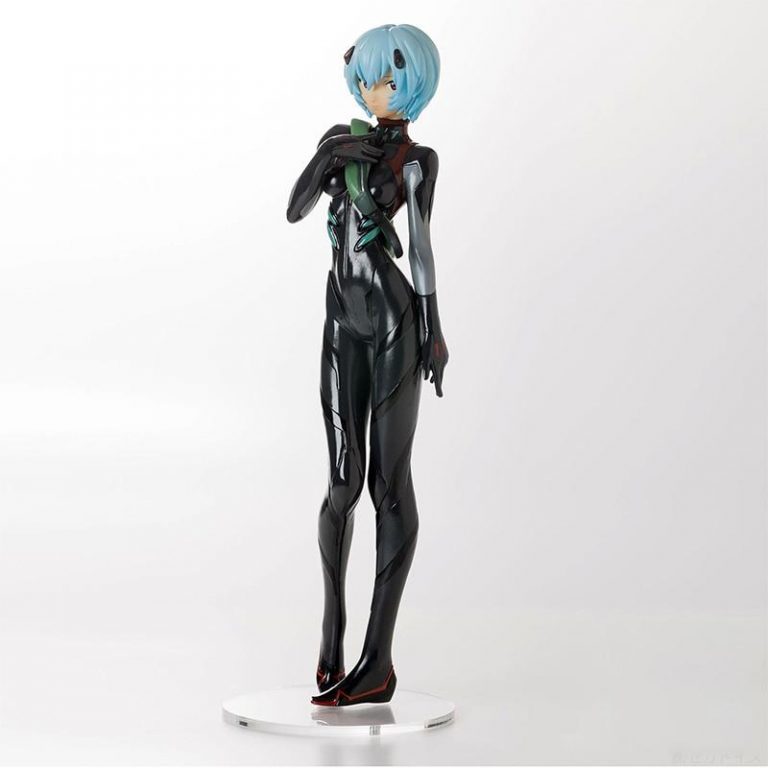 rei figurine